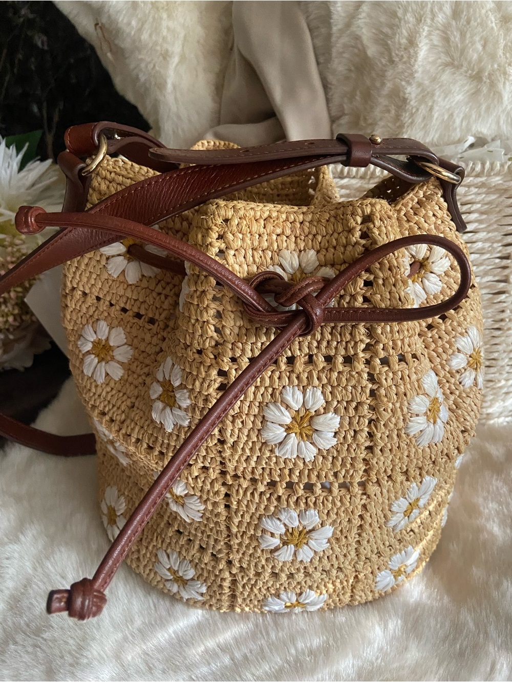 SEZANE Daisy Embroidered Raffia Farrow Bag. ⚜️ - Picture 3 of 15
